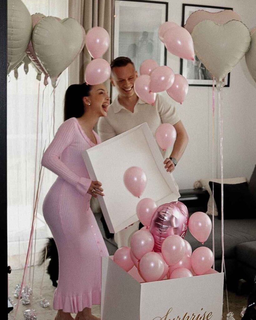 Balloon-Box-Pop-Reveal-for-15-minimalistgender-reveal