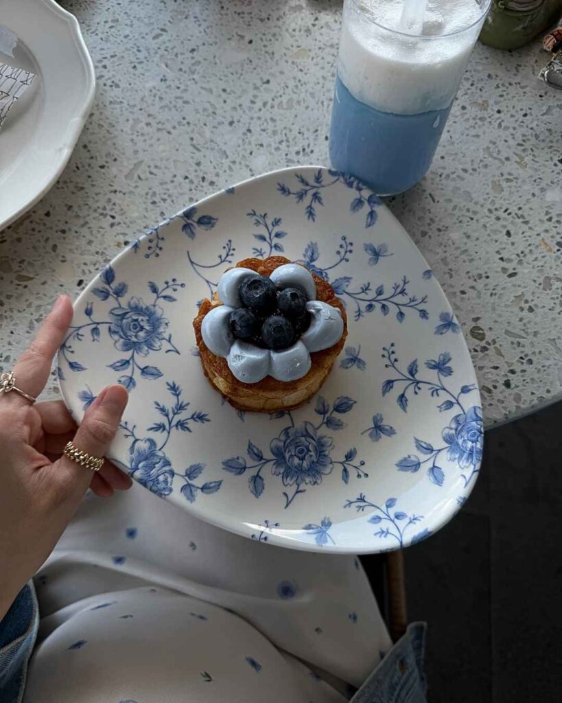 Mini-Dessert-Plate-Reveal-for-15-minimalist-gender-reveal-ideas