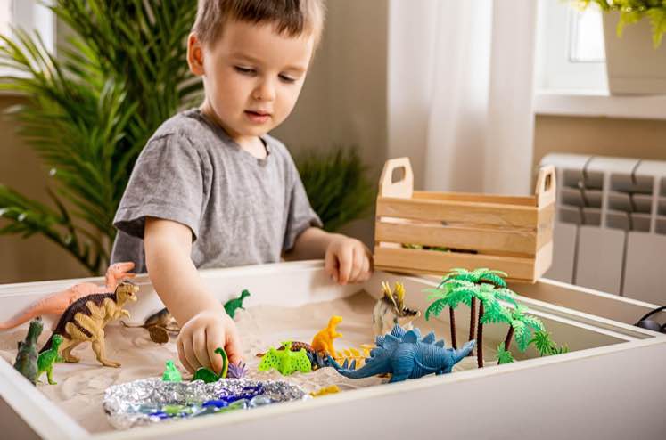 Easy-DIY-Sensory-Bin-ideas-for-Toddlers