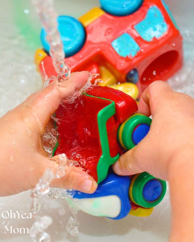 Toy-Washing- for- toddler- activities