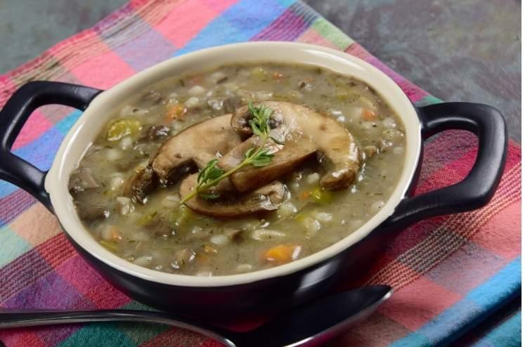 Creamy-Mushroom-and-Barley-Skillet.