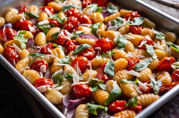 Sheet-pan-gnocchi-and-sausage