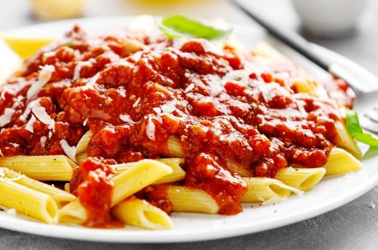 Vegetable-Pasta-with-Tomato-Sauce.