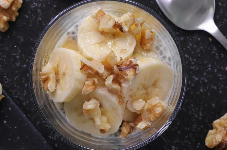 yogurt-with-banana-and-peanut-butter